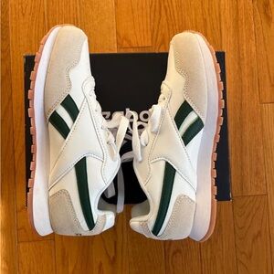 Reebok Harman Run Sneakers in White and Dark Green Little Kids Size: 2